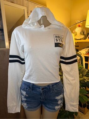 Hollister Hollister White Cropped Hoodie Size S White Cropped Hoodie Size S